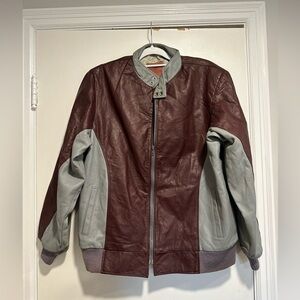 Vintage Mens Sz:M Indian Run Gray & Maroon Leather Motorcycle Jacket. Full Zip.